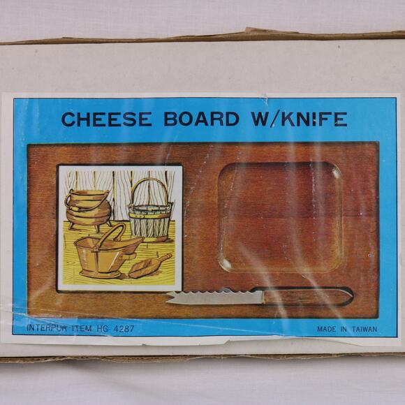 Vintage Cheeseboard with Knife, Box Included - Picture 5 of 14